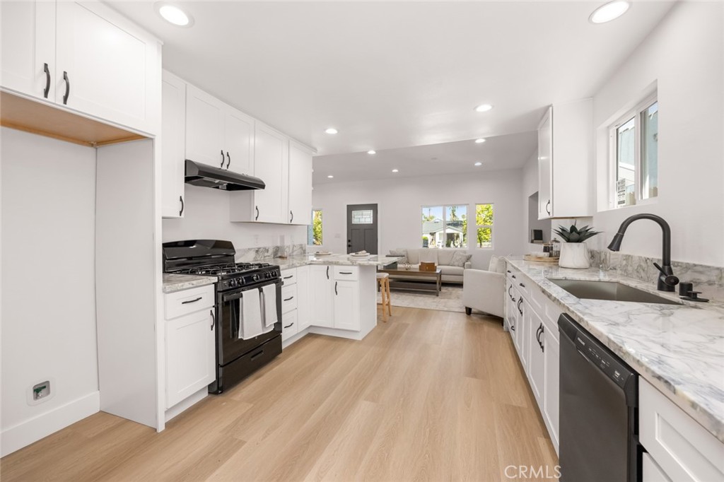 201 S Melrose Property Photo 7