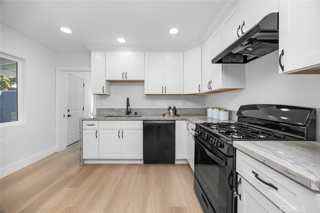201 S Melrose Property Photo 19