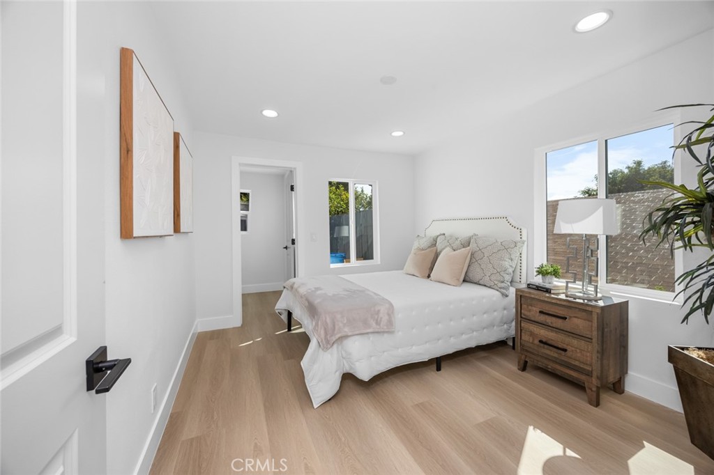 201 S Melrose Property Photo 21