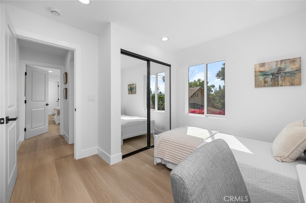 201 S Melrose Property Photo 24