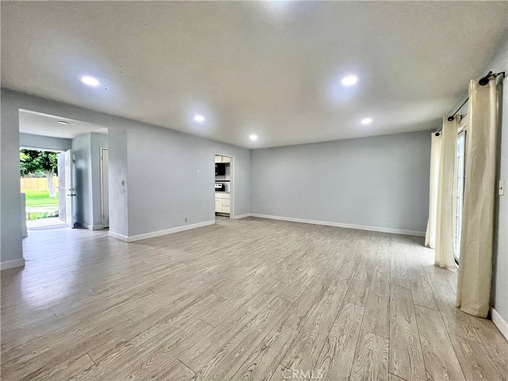624 S Sullivan 15d Property Photo 2