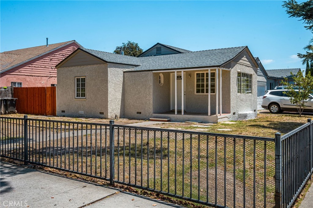 821 S Orange Property Photo 5