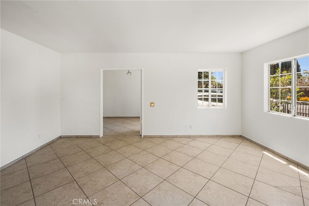 821 S Orange Property Photo 10