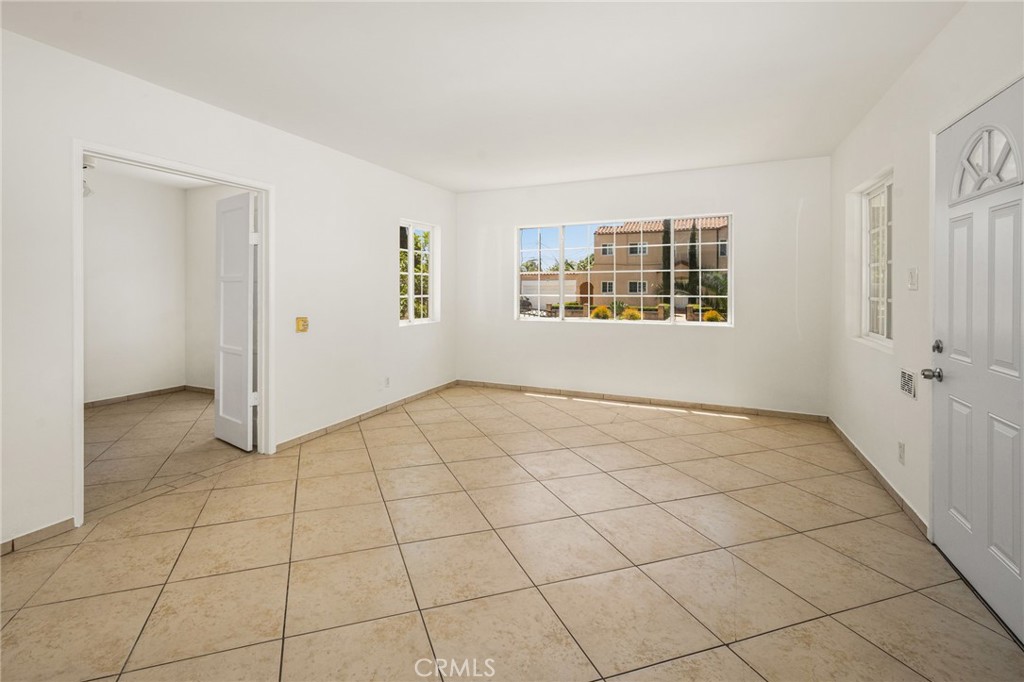 821 S Orange Property Photo 11
