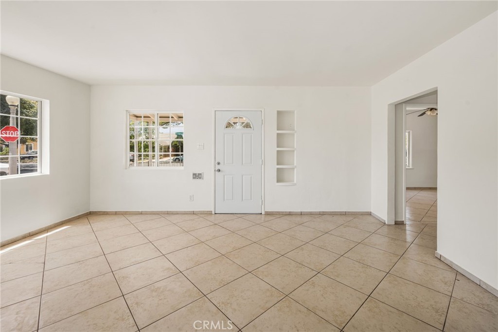 821 S Orange Property Photo 13