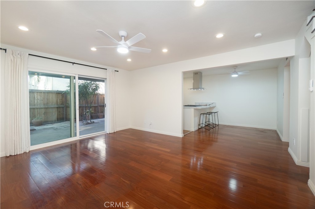 587 S College Property Photo 4