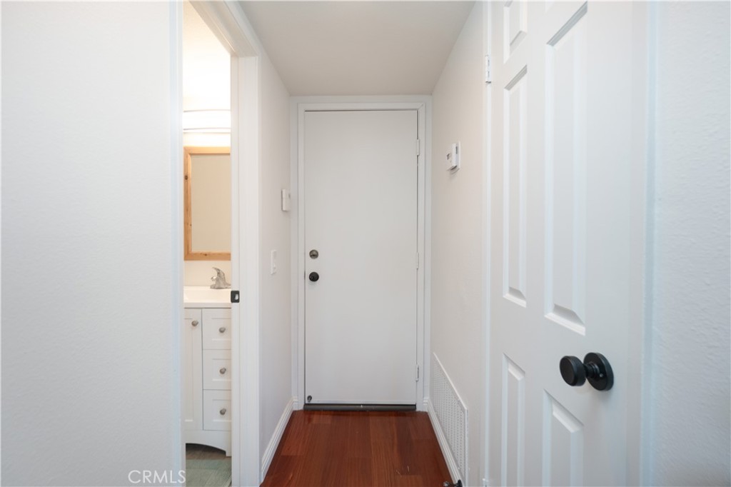 587 S College Property Photo 7