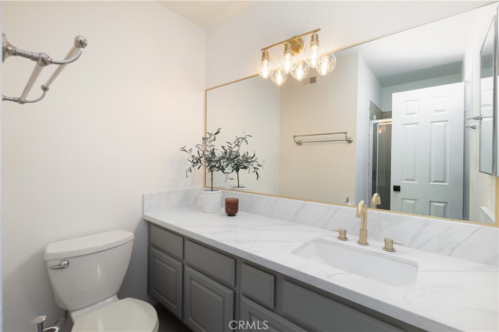 587 S College Property Photo 10