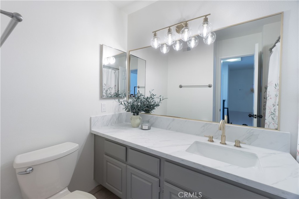 587 S College Property Photo 13