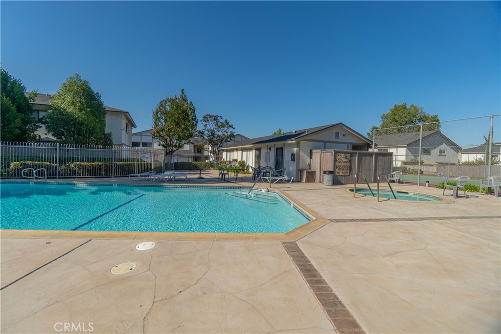 587 S College Property Photo 17