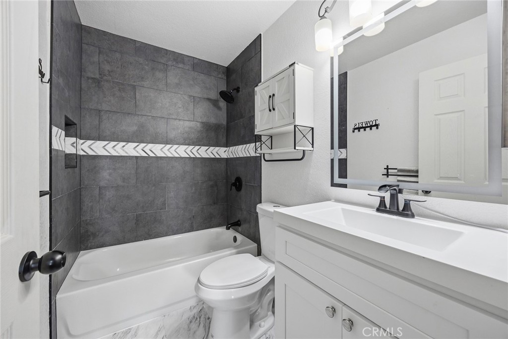 15516 Carrera Property Photo 28