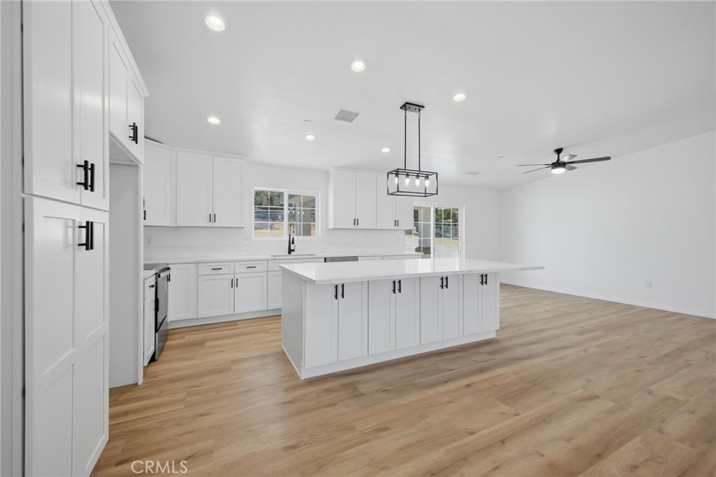 14685 Apple Valley Road Property Photo 4
