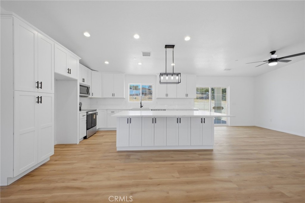 14685 Apple Valley Road Property Photo 5