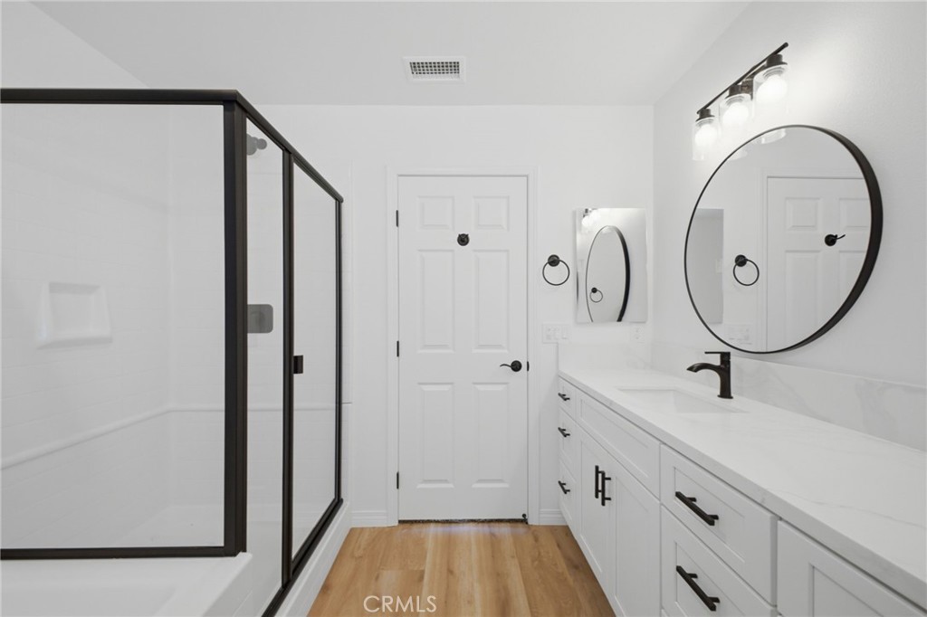 14685 Apple Valley Road Property Photo 17