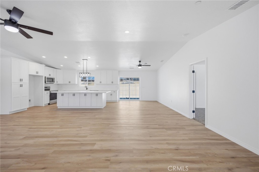 14685 Apple Valley Road Property Photo 30