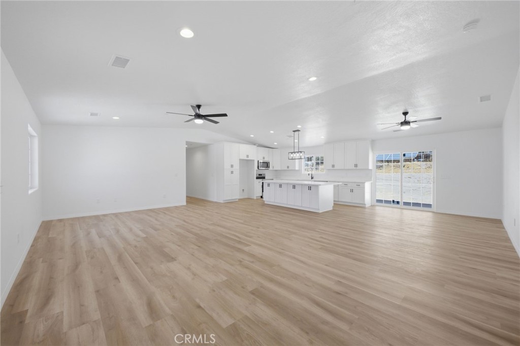 14685 Apple Valley Road Property Photo 32