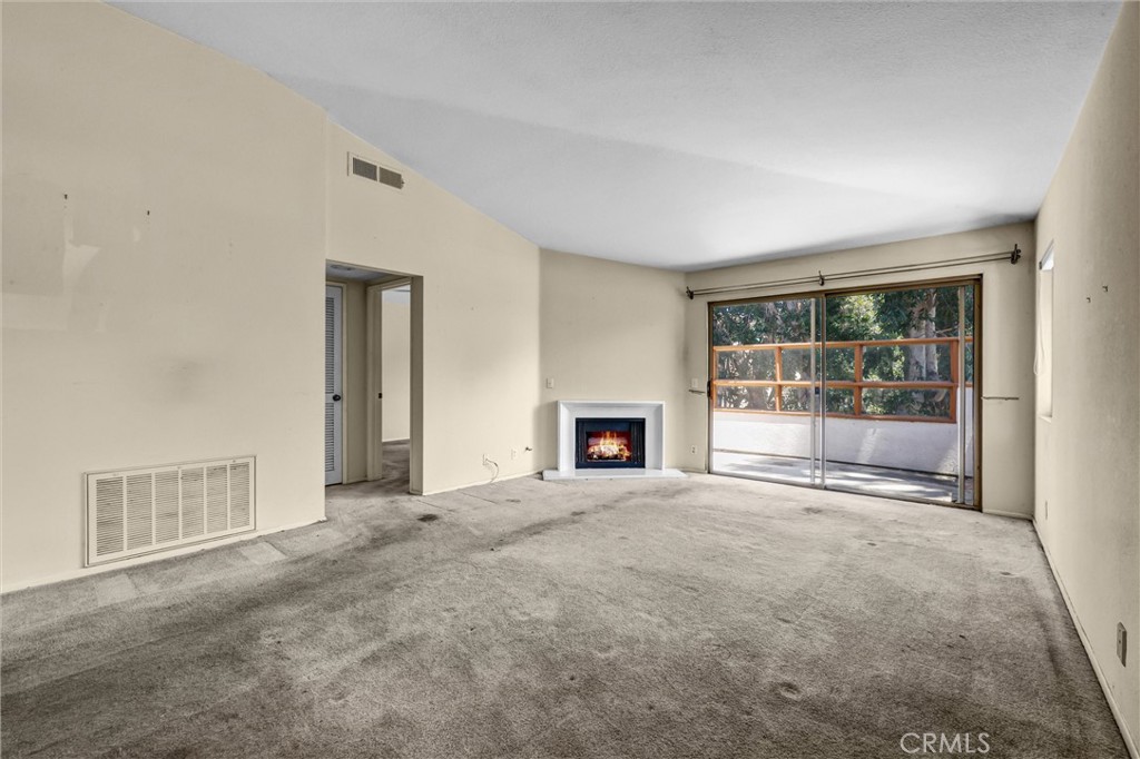 360 Villa Point Drive Property Photo 4