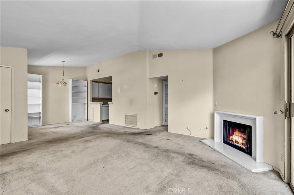 360 Villa Point Drive Property Photo 5