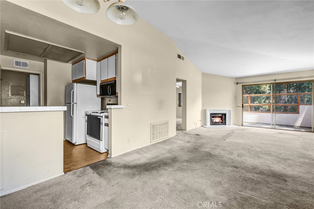 360 Villa Point Drive Property Photo 9