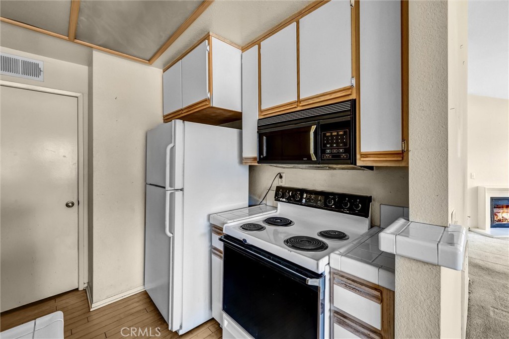 360 Villa Point Drive Property Photo 14
