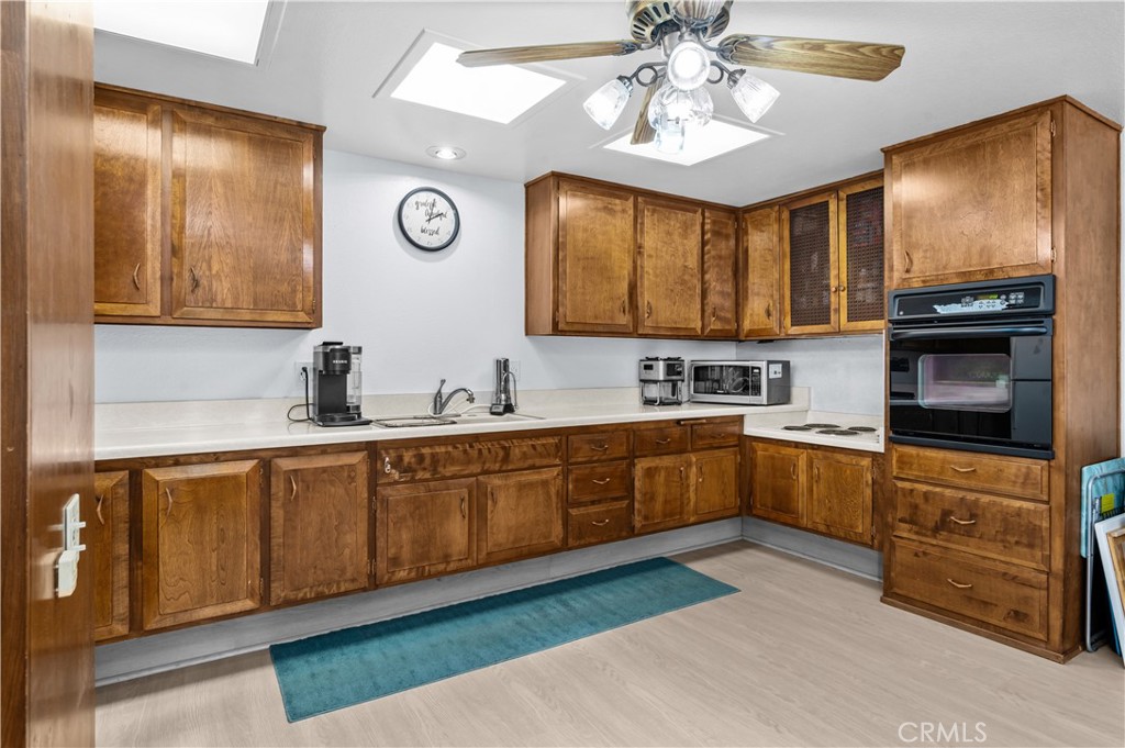 1260 Oakmont Road 53i Property Photo 8