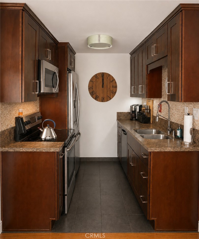 8163 Redlands 39 Property Photo 11