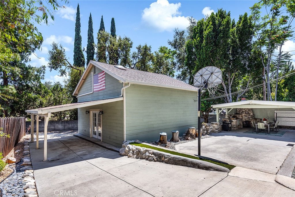 2832 Mayfield Ave. Property Photo 19