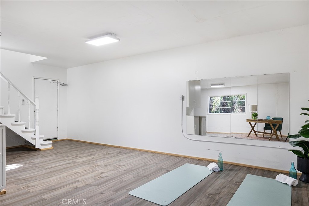 2832 Mayfield Ave. Property Photo 20