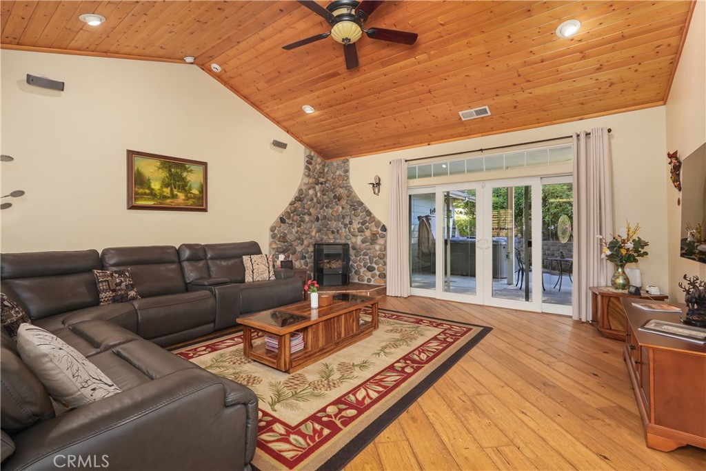39367 Pine Ridge Road Property Photo 7