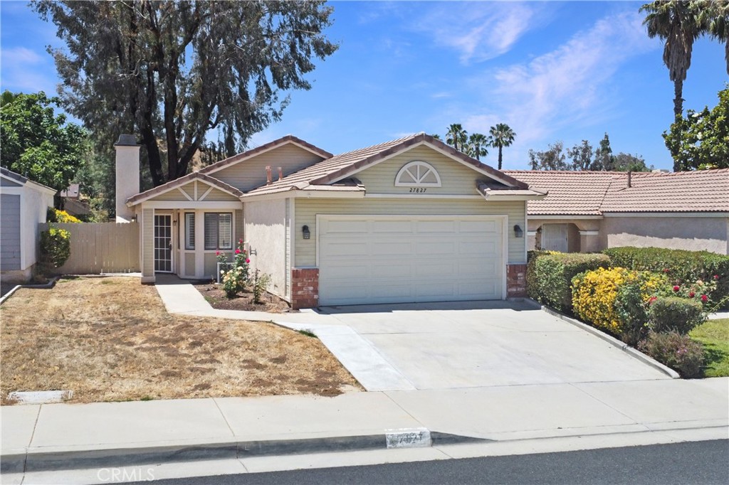 27827 Cannon Drive Property Photo 1