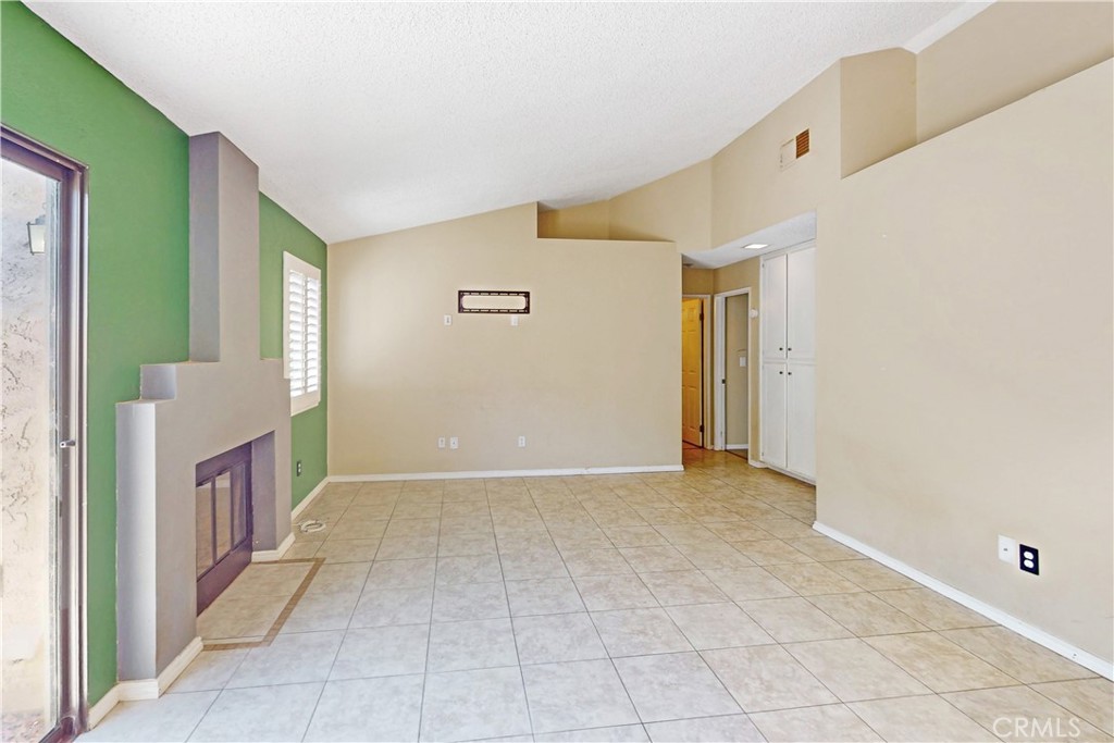 27827 Cannon Drive Property Photo 5