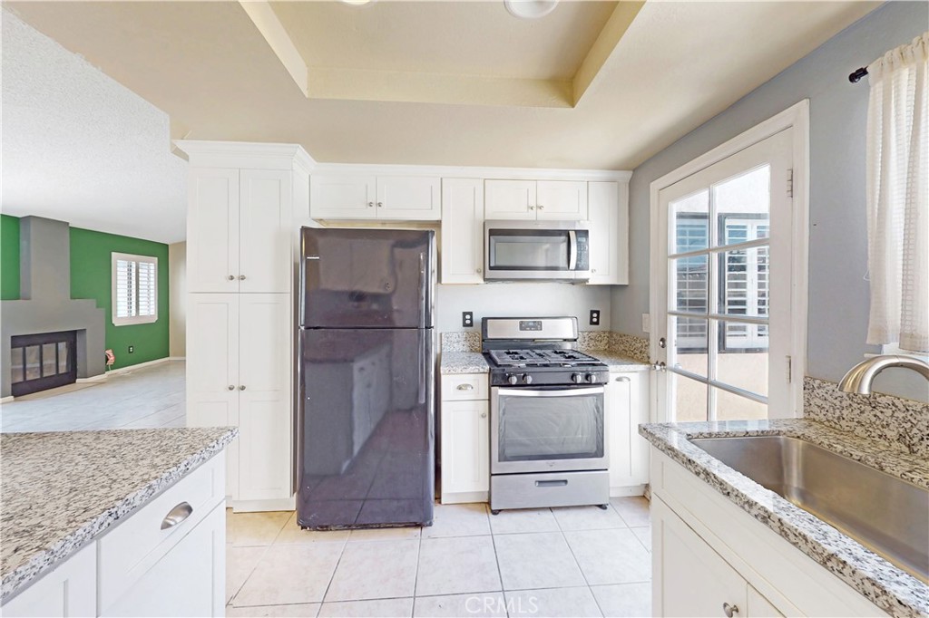 27827 Cannon Drive Property Photo 11