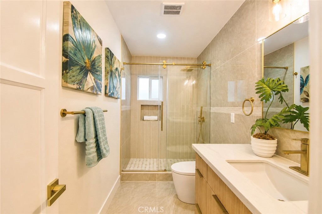 12432 Pine Property Photo 8