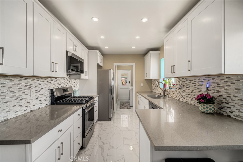 15103 Alondra Boulevard Property Photo 8