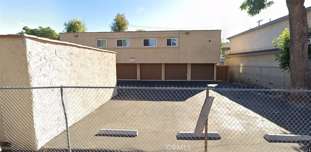 100 E Ash Property Photo 2