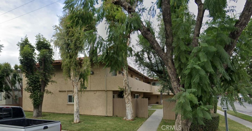 100 E Ash Property Photo 3