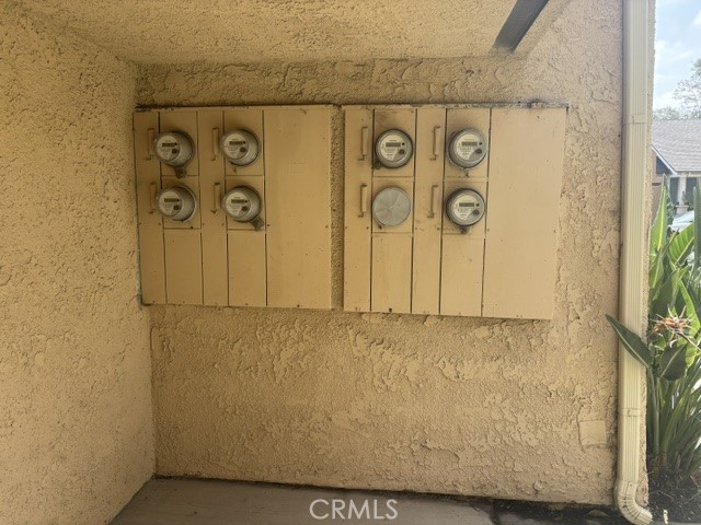 100 E Ash Property Photo 21