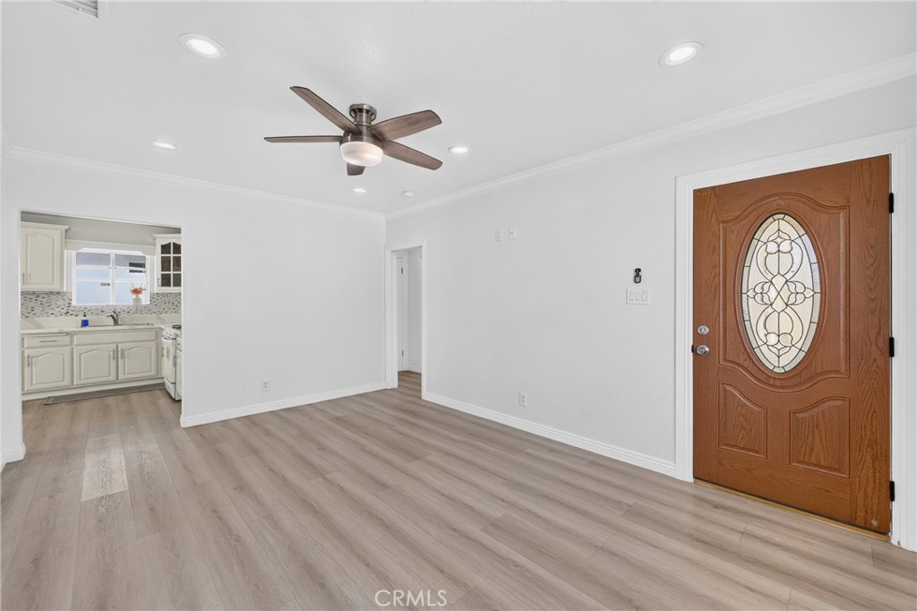 12413 Firestone Blvd Property Photo 4