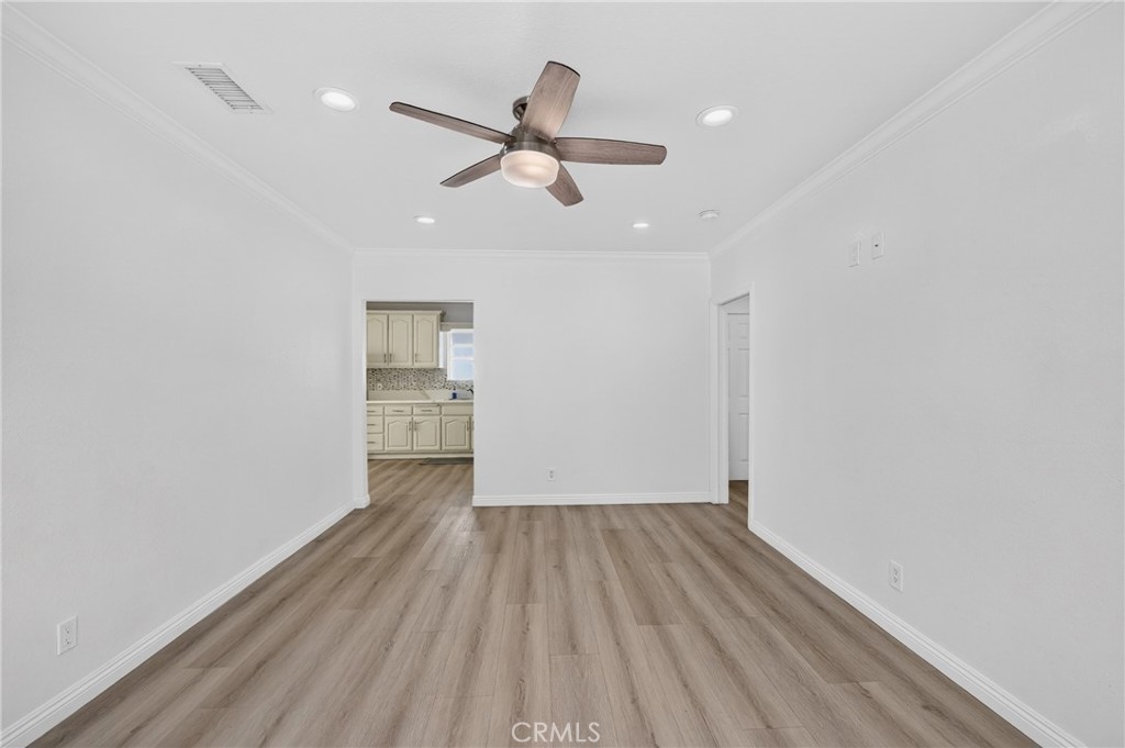 12413 Firestone Blvd Property Photo 5