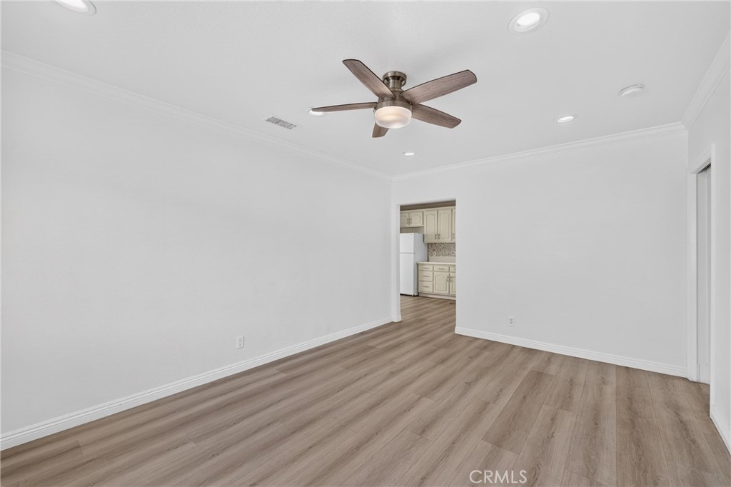 12413 Firestone Blvd Property Photo 7