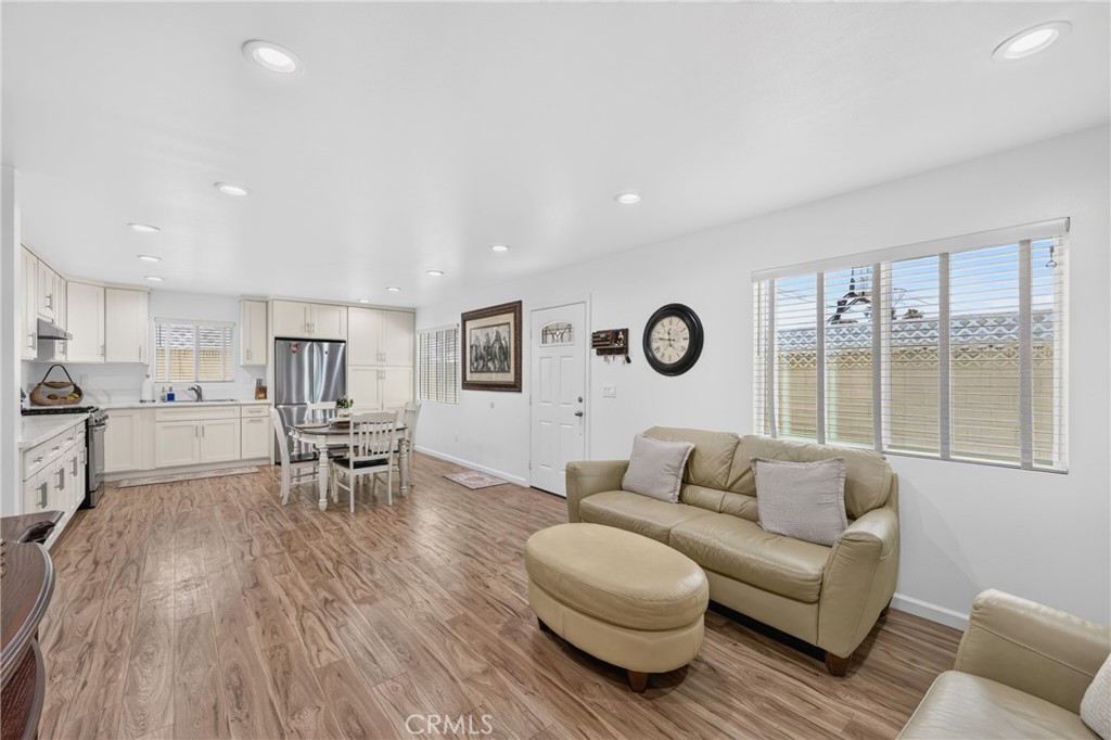 12413 Firestone Blvd Property Photo 32