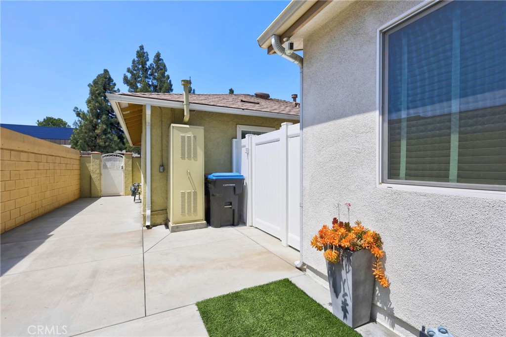 12413 Firestone Blvd Property Photo 49