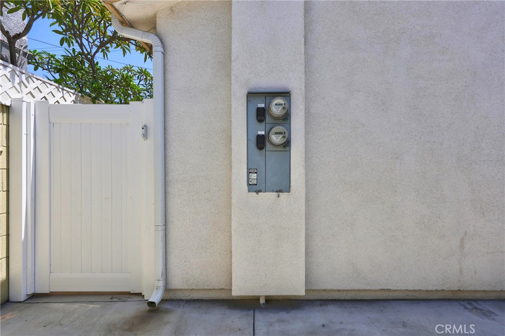12413 Firestone Blvd Property Photo 51