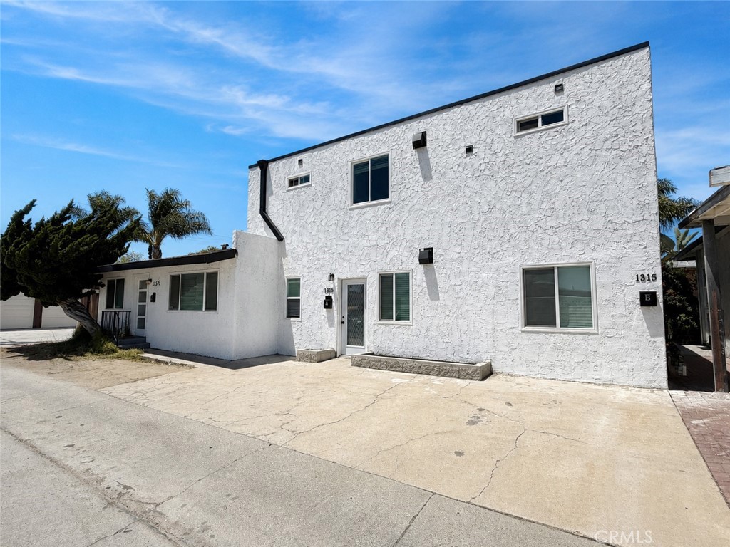 1315 Termino Avenue Property Photo 2