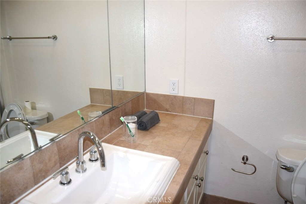 10757 Hortense 304 Property Photo 39