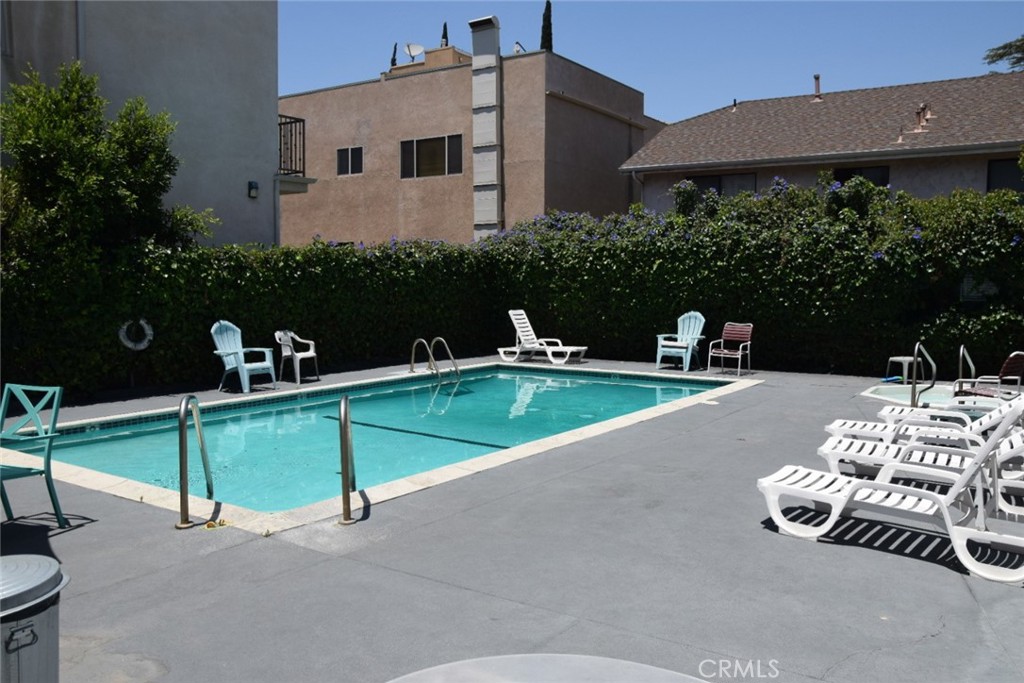 10757 Hortense 304 Property Photo 40