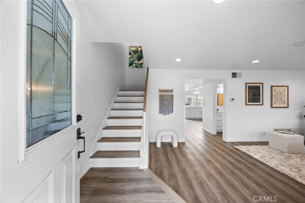 4469 Larwin Ave Property Photo 2