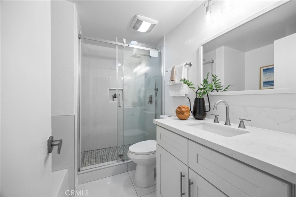 4469 Larwin Ave Property Photo 21