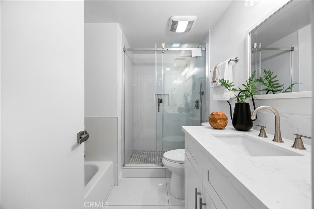 4469 Larwin Ave Property Photo 22