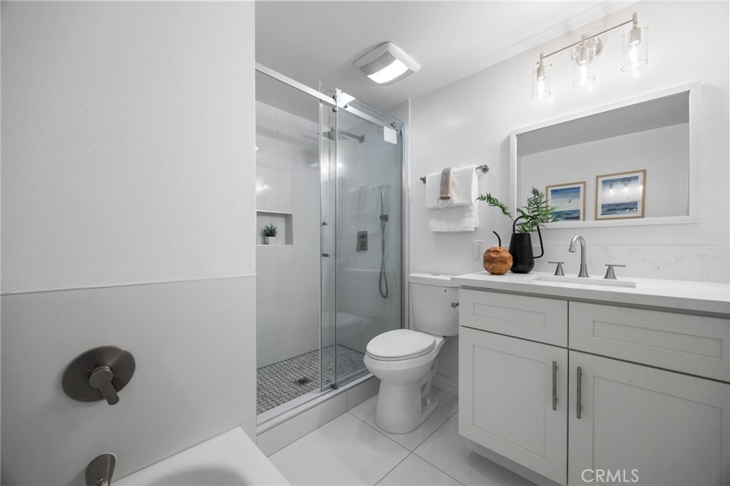 4469 Larwin Ave Property Photo 27